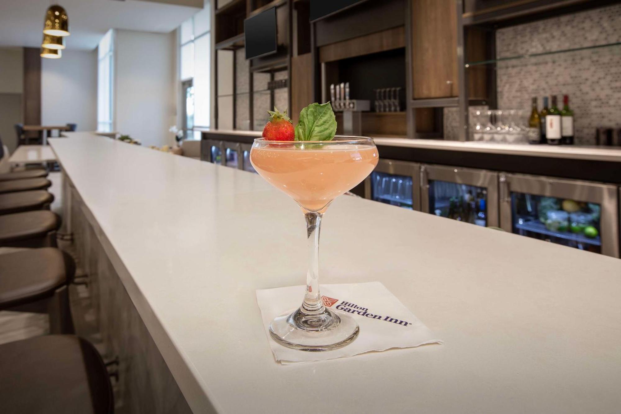 Hilton Garden Inn Denver Airport Tower Road Экстерьер фото