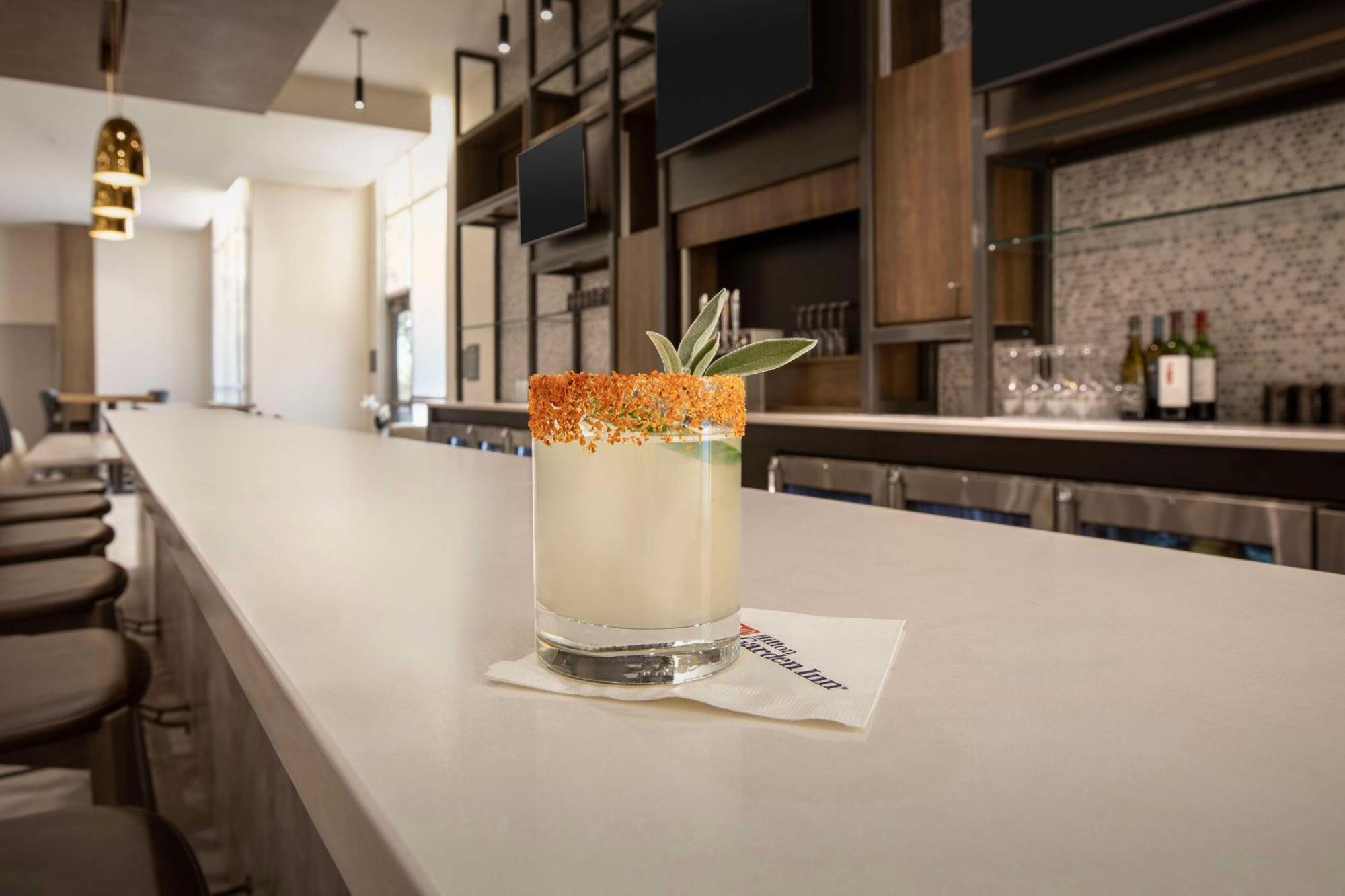 Hilton Garden Inn Denver Airport Tower Road Экстерьер фото